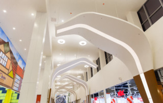 Важное место в дизайн-проекте ТРК «Лотос Plaza» занимает световой дизайн.