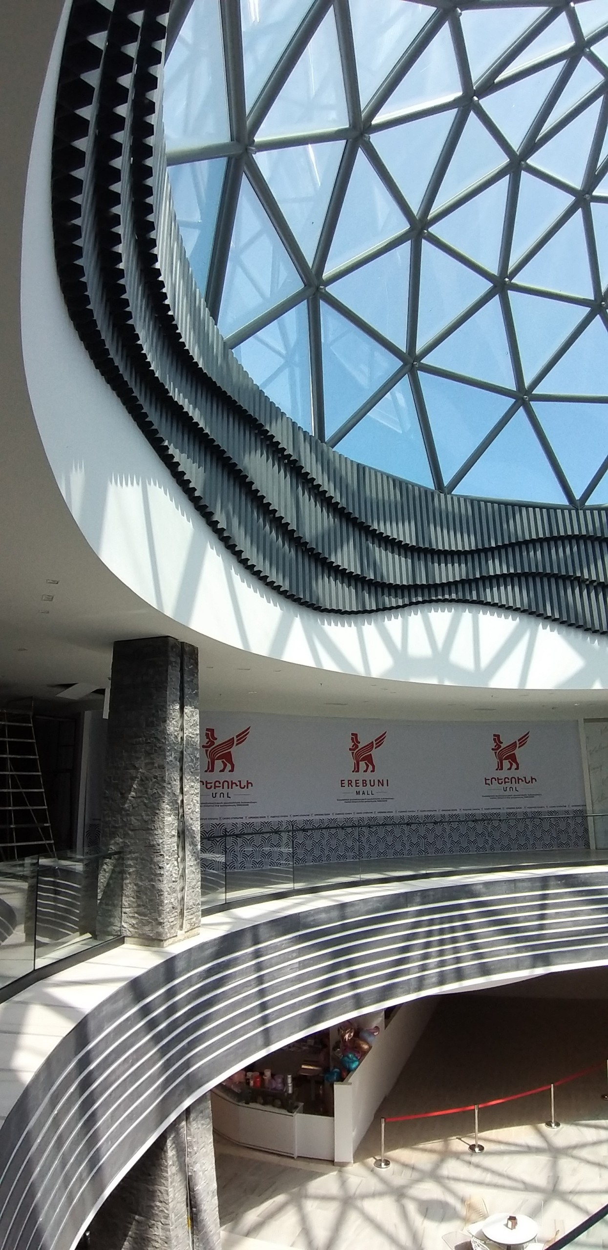 Индивидуальный проект и дизайн интерьера торгового центра Erebuni Mall от специалистов Kanayan Retail