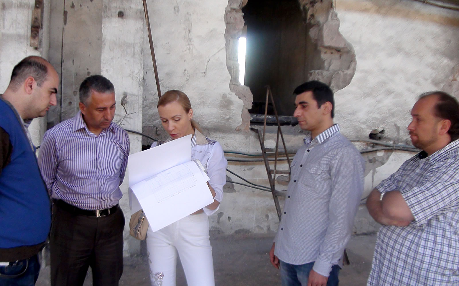 Кира Канаян обсуждает с ереванскими архитекторами проект торгового центра «Yerevan Mall»