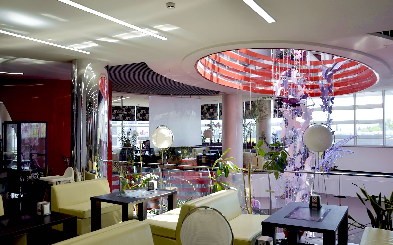 Интерьер ТЦ «Grand Hall» в Кишинёве Интерьер ТЦ "Grand Hall" в Кишинёве